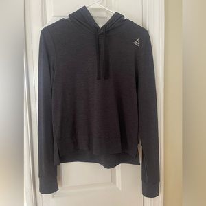 💙Women’s hooded long sleeve reebok top